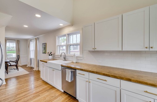 Summerville House | Available Masters 2025! On the Hill! Renovated 4Br3Ba historic neighborhood