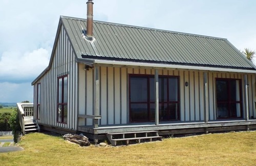Pukehina House | Available Now for your short summer break!