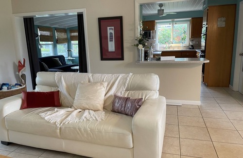Yacht Club House | AVAILABLE TO RENT NOW - Perfect Canal Home With Pool & Spa