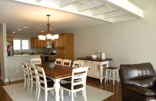 Palm Valley Condo | AVAILABLE TPC! Beautiful and spacious Players Club Villa 3BR/3BA!