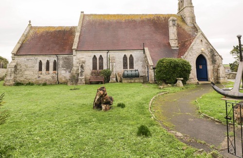 Southwell Cottage | AVALANCHE COTTAGE, pet friendly, with open fire in Weston, Portland