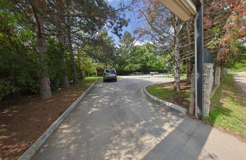 Mladenovac House | Avalavanda Cherry Hill