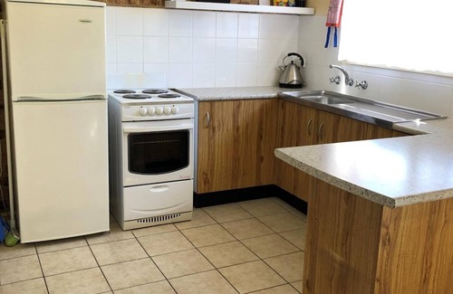 Bomaderry Hotel | Avaleen Lodge Motor Inn
