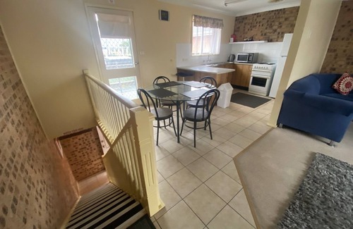 Bomaderry Hotel | Avaleen Lodge Motor Inn