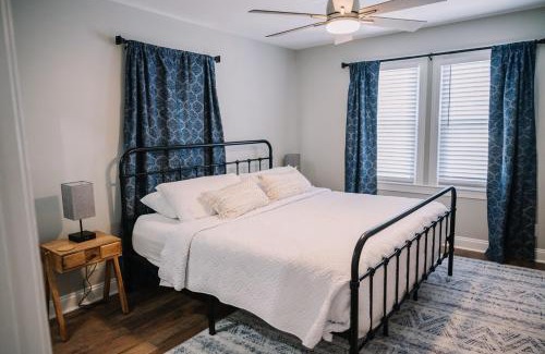 Danville House | Avalon Cottage with hot tub