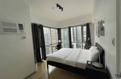 Bonifacio Global City Apartment | AVANT Dahlia Room - one of the most luxurious addresses in the heart of BGC