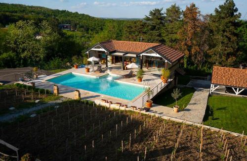 Zuce Villa | Avantura Avala