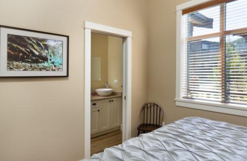 Port Renfrew House | Avatar by Eagle Reach Properties