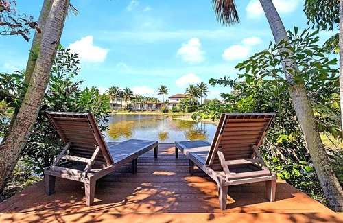 Tamiami House | Avatar Waterfront Villa Heated Pool Jacuzzi Miami