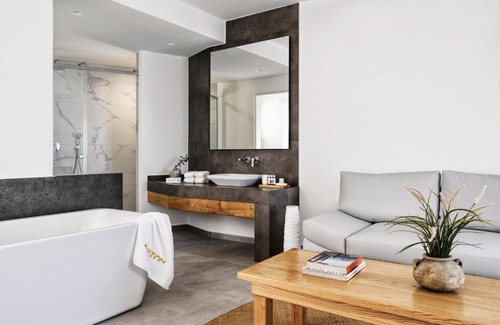 Chora Folegandros Hotel | AVATON