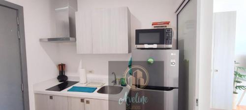Makati Apartment | Aveline Suites Aesthetic Skydeck View ACQUA Private Residences near Rockwell Makati