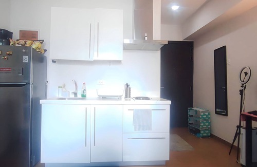 Downtown Condo | Aveline Suites Cozy Skyline View @ Acqua Private Residence,