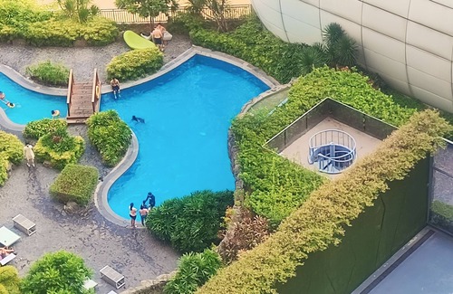 Downtown Condo | Aveline Suites Cozy Skyline View @ Acqua Private Residence,