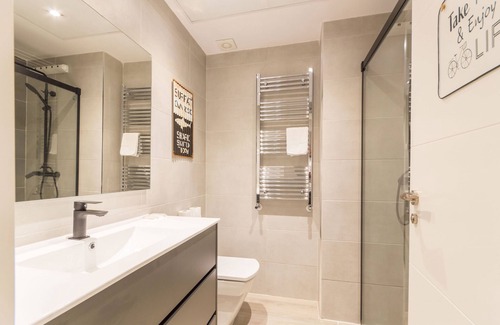 Guindalera Apartment | Avenida America V apartment in Madrid