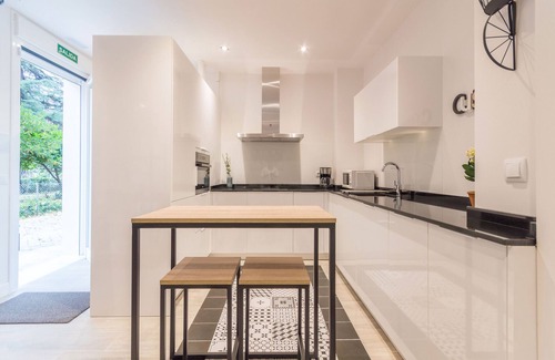 Guindalera Apartment | Avenida America VIII apartment in Madrid