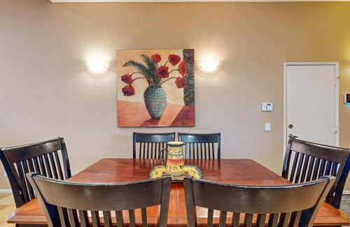 La Quinta Cove House | Avenida Montezuma Escape Permit# 221,616