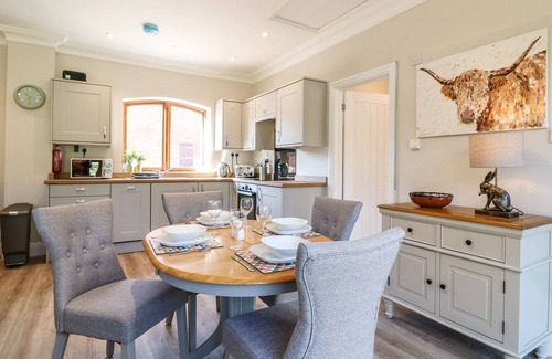 Stanton on the Wolds Cottage | AVENUE CROFT, family friendly in Tollerton, Nottinghamshire