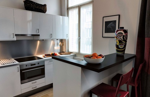 Postel Apartment | Avenue Louise - Gorgeous One Bedroom Apartment with Balcony