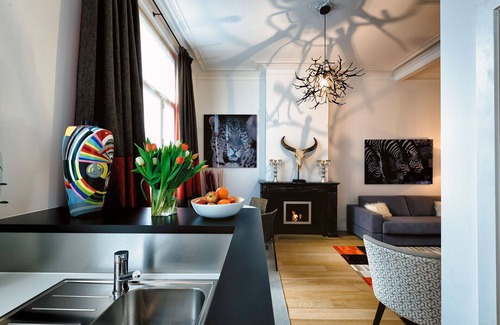 Postel Apartment | Avenue Louise - Gorgeous One Bedroom Apartment with Balcony