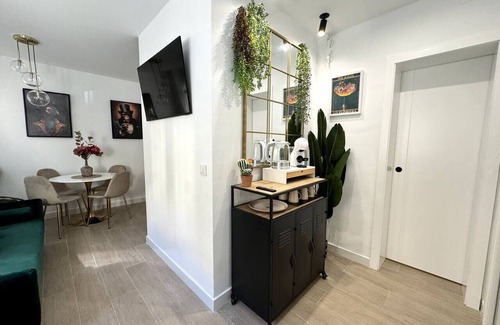 Doctor Barraquer-Grupo Renfe-Policlinico Apartment | Avenzoar Apartments Seville