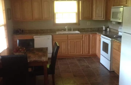Albany House | Avery Acres