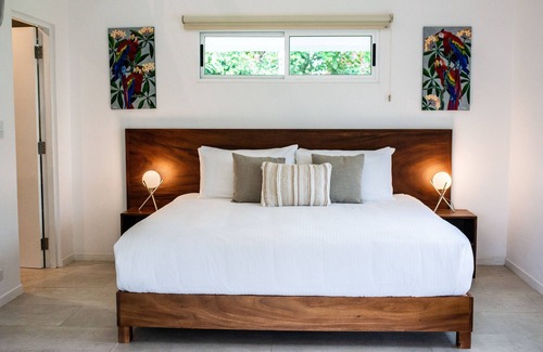 Montezuma House | Aves - Bali Deluxe King - Pool View