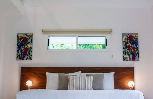 Montezuma House | Aves - Bali Deluxe King - Pool View