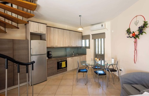 Avia House | Avia Blue Maisonette - Steps from the Sea