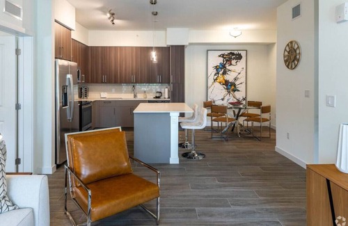 Greenacres Apartment | Aviara Green - 'Penta' - 107 · 'Penta' at Aviara Green - Modern Apartment & Pool