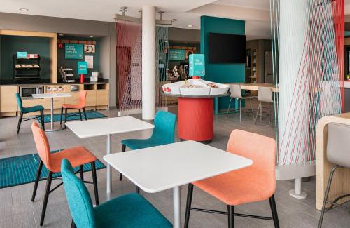 Roseville Hotel | Avid Hotels - Roseville - Minneapolis North by IHG
