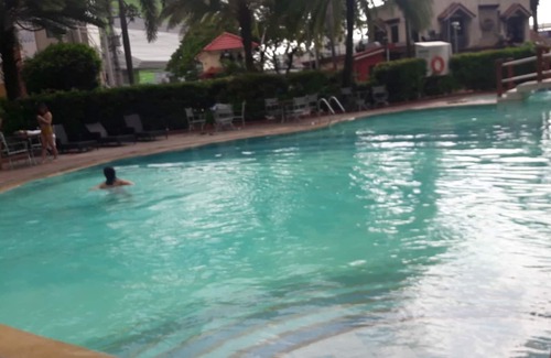 San Dionisio Condo | AVIDA TOWER 4-3Q AIRPORT TRANSIT HOME AND CONDOHOSTEL