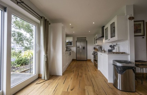 Onich House | Avoca Lodge in the village of Onich
