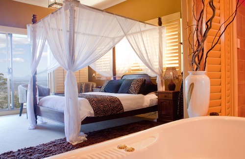 North Tamborine Bed & Breakfast | Avocado Sunset B&B