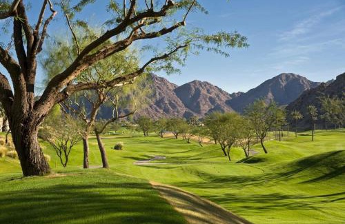 La Quinta House | Avocado Toast - Steps To Tennis, Pickleball, Golf