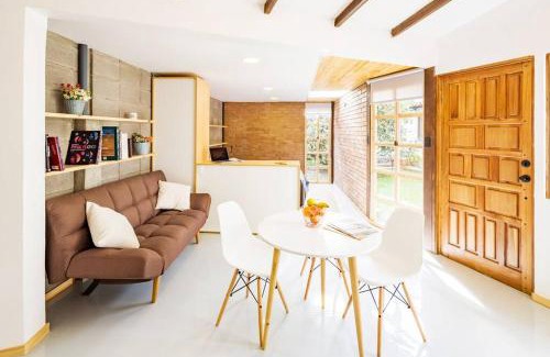Huayna-Capac Apartment | avocado tree garden at the heart of the city!