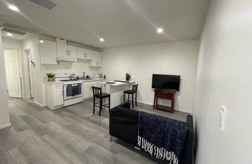 Orange House | Avocado Tree Guesthouse. Modern. Clean 2 bed/2bath
