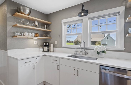 Mount Vernon House | Avon Acres Farmhouse - Original 1910 home with modern updates and lots of charm!