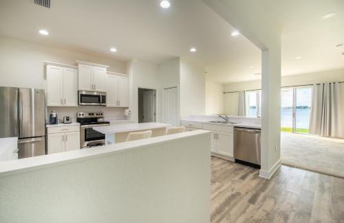 Florida South Atlantic Coast House | Avon Lakefront