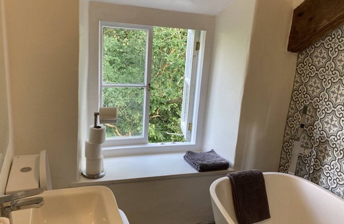Glyn-Dyfrdwy House | Avondale Cottage