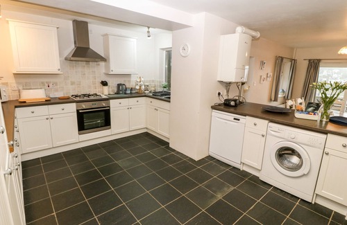 Borth-y-Gest Cottage | AVONDALE, family friendly, country holiday cottage in Borth-Y-Gest