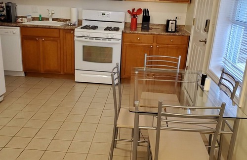 Avondale Apartment | AVONDALE - LOGAN SQUARE -n1 Bedroom Apartment - Near Expressway & Subway n