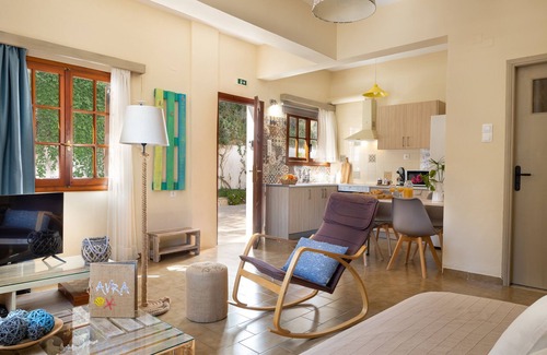 Kalyves Apartment | Avra Apartments, Ostria