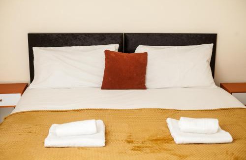 Nuneaton House | Avril Warwickshire Home Stay