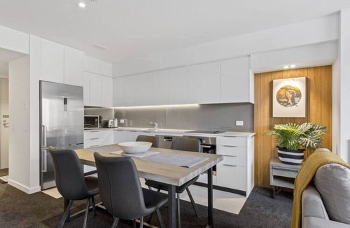 Arthur's Point Apartment | Awa Apartment @ the base of Coronet Peak