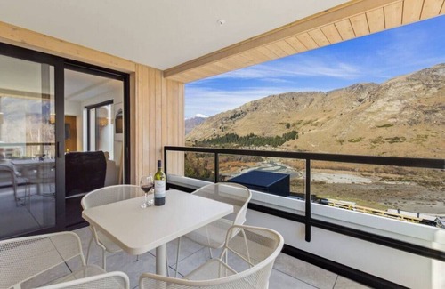 Arthur's Point Apartment | Awa Apartment @ the base of Coronet Peak
