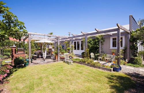 Awakino House | Awakino River Lodge - Coastal Romance - Historic - Spa Pool - Black Sand Beaches