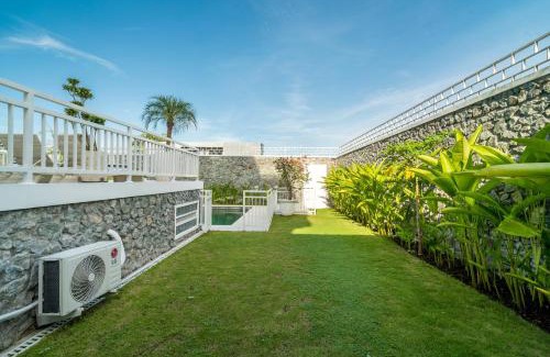 Senggigi Villa | Awanah Villa - Spacious 6 Bedrooms with Sauna, Gym and Cinema