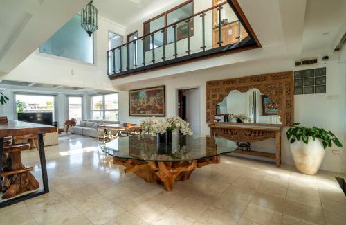 Senggigi Villa | Awanah Villa - Spacious 6 Bedrooms with Sauna, Gym and Cinema