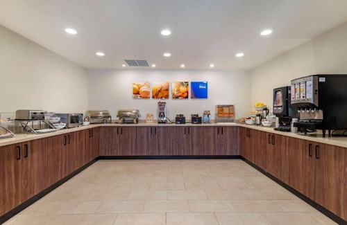 Broomfield House | Award Winner New Broom field room near 1stBank Center