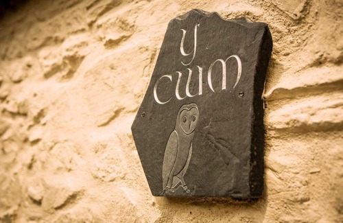 Haverfordwest Cottage | 'Award Winning' Beautiful 170 Year Old Pembrokeshire Stone Holiday Cottage